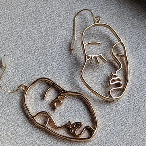Chic Face Earrings